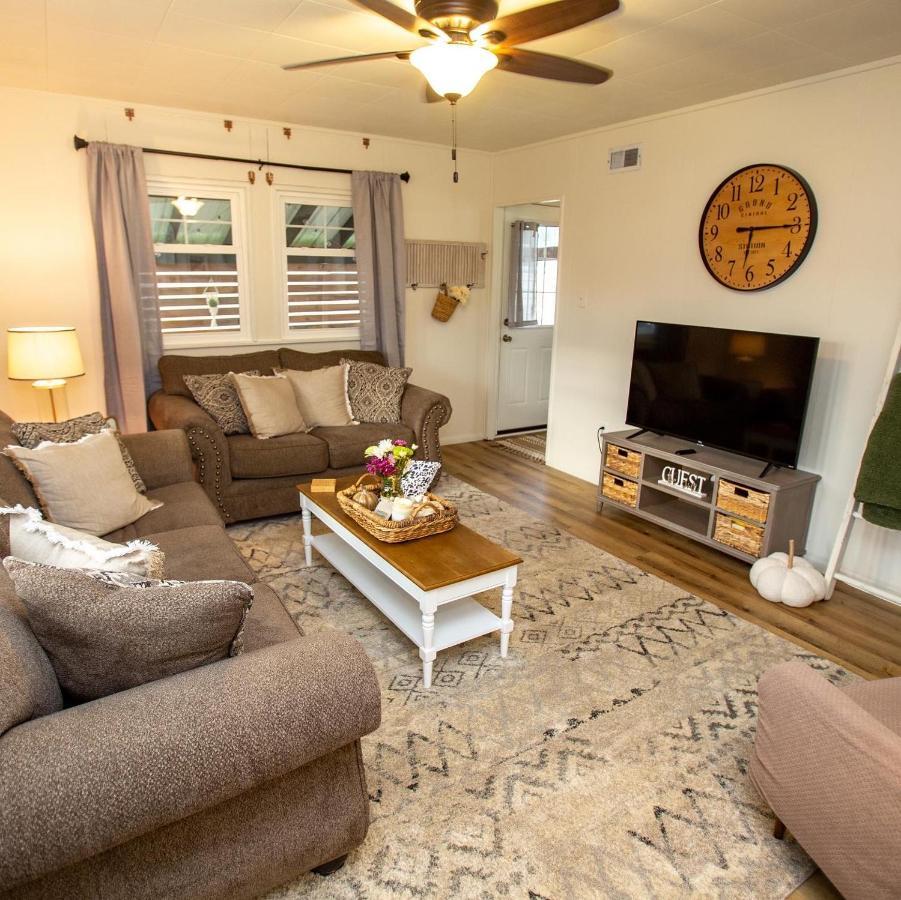 Cheerful 2 Bedroom Cottage On 5Th Decatur Bagian luar foto